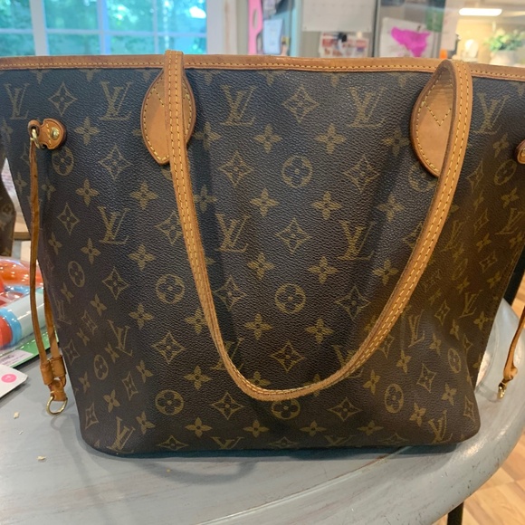 Louis Vuitton tote bag - Picture 1 of 9